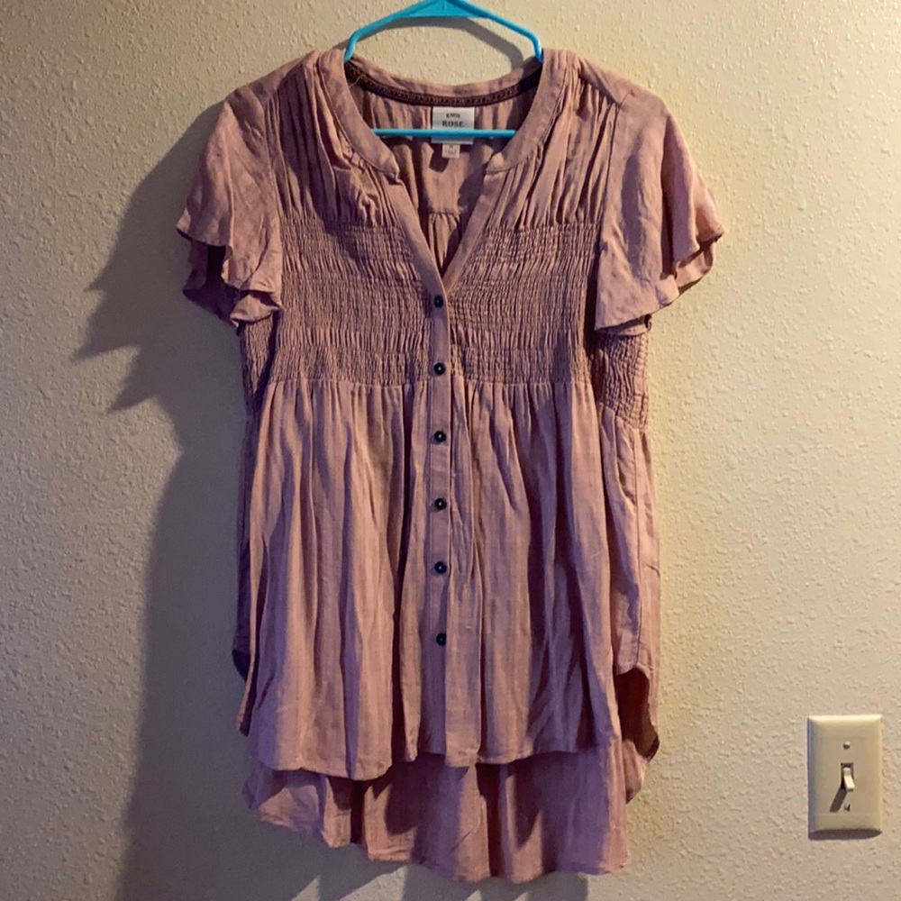 Super cute dusty pink blouse 💕